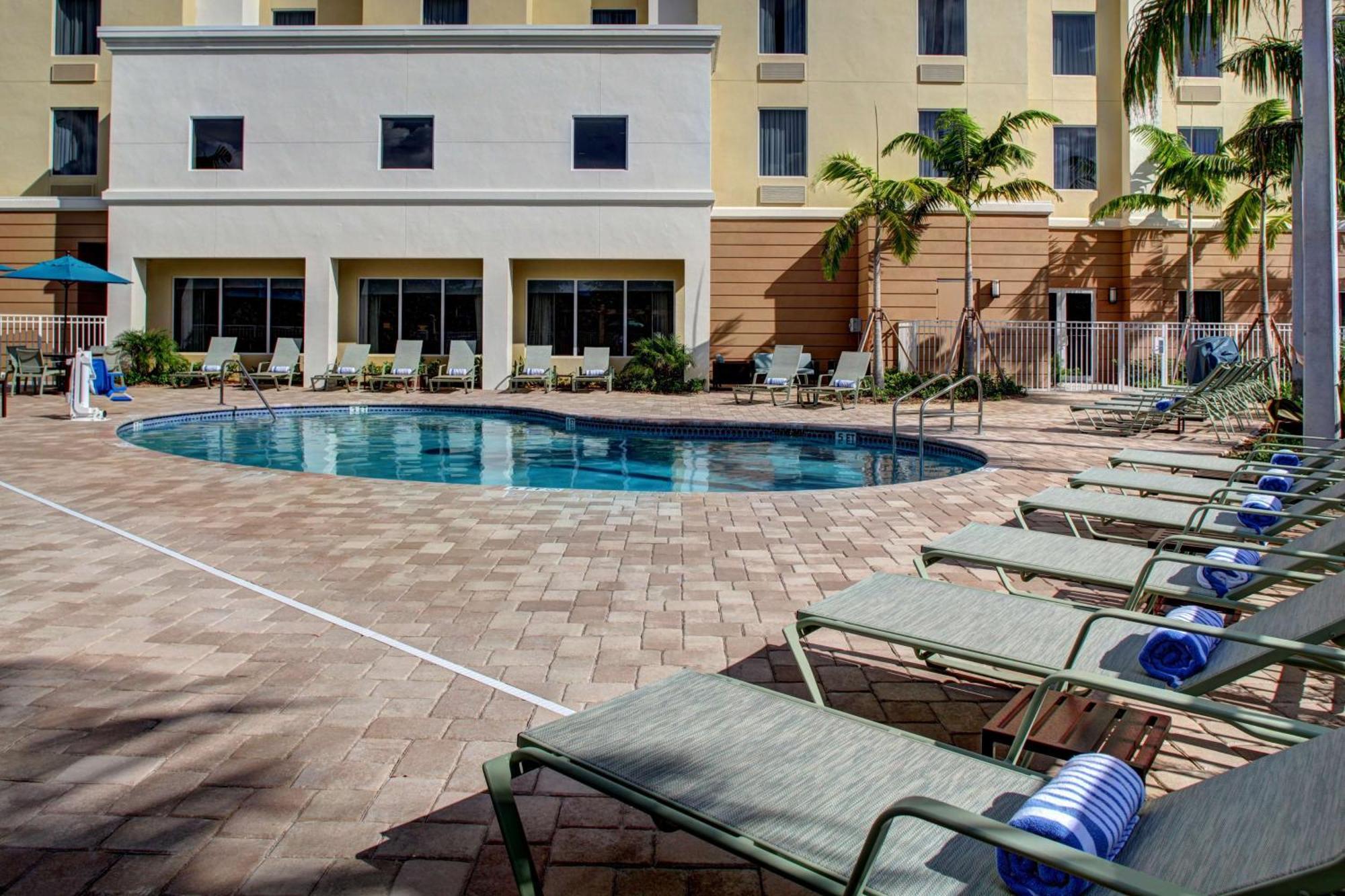 Hampton Inn And Suites Coconut Creek West Dixie Bend Exterior photo